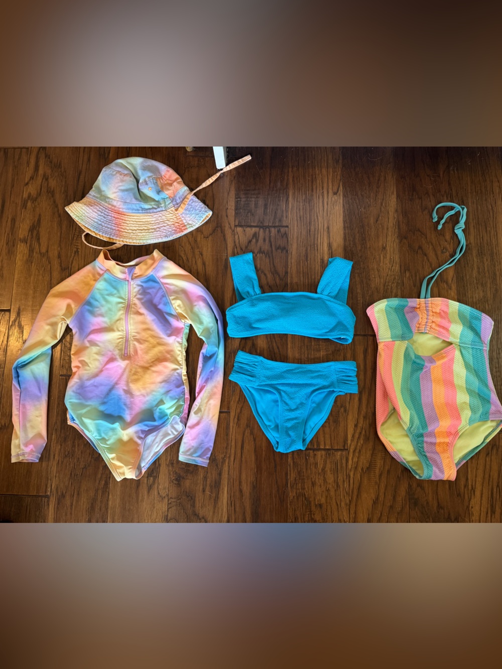 Girls swimsuit